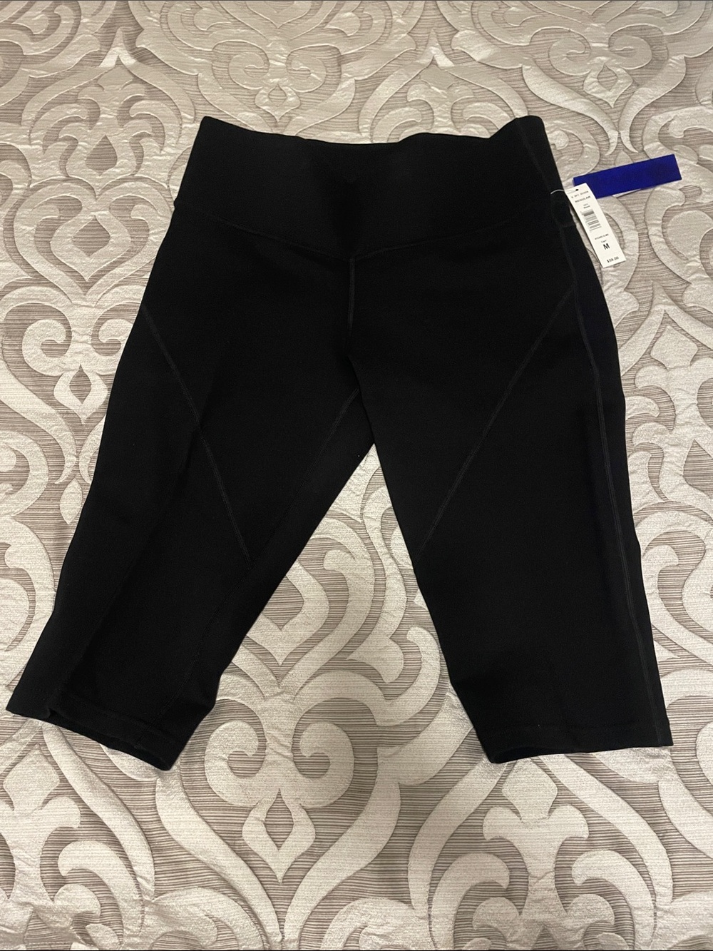 NWT Nygard Black Cropped Active Capris Size Medium